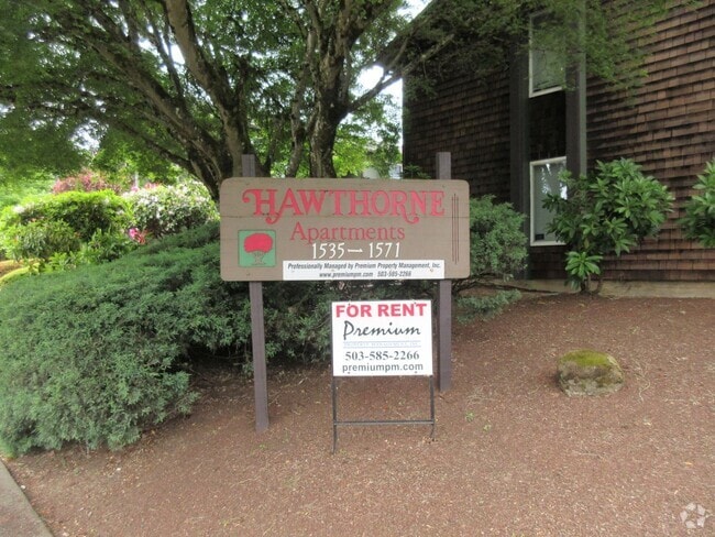 Building Photo - One Bedroom Apartment Close to Downtown Unit 1543