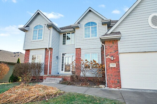 Photo - Spacious 4br/4.5 ba Home in Millard Mission Park Neighborhood. Huge Yard, 3 Car Garage