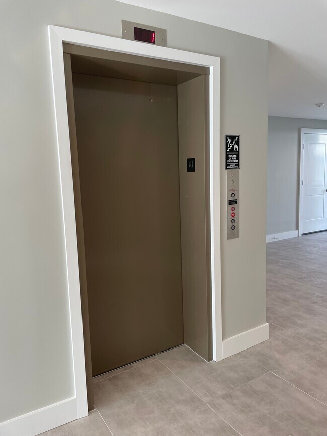 Photo - 400 Oak St Unidad 400 Oak Street-Apt 1B