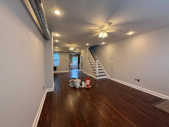 Building Photo - 425 McClellan St