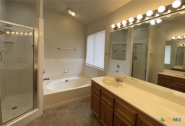 Photo - 1312 W Avenue D