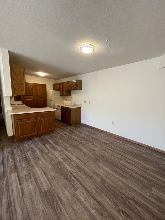 Photo - Parkwood Lake Apartments