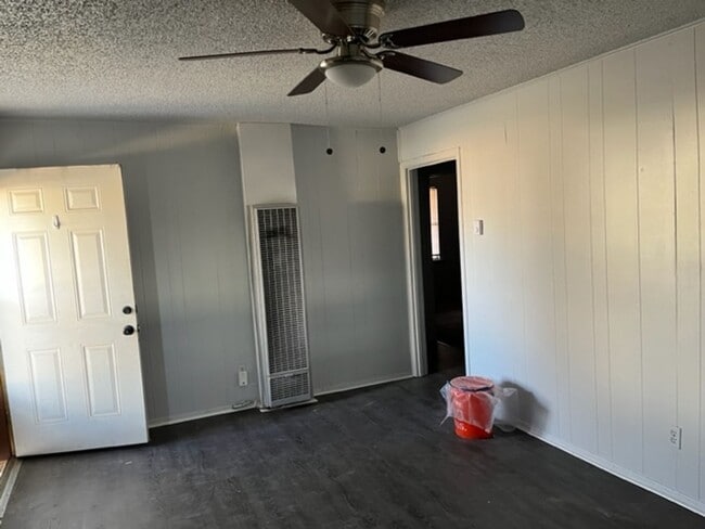 Photo - 107 N Alabama St