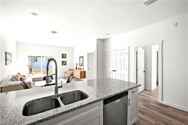 Photo - 1141 Gilbert Ave S