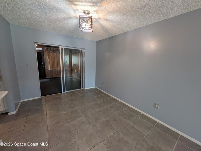 Photo - 2655 Wilmette Ave