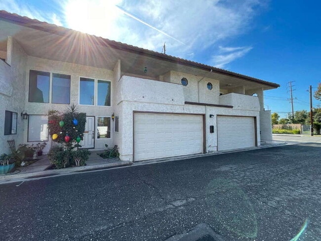 Building Photo - 1776 S Dallas Dr