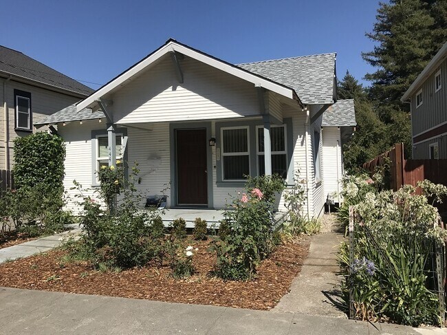 Charming Downtown Napa Two Bedroom Home - Charming Downtown Napa Two Bedroom Home