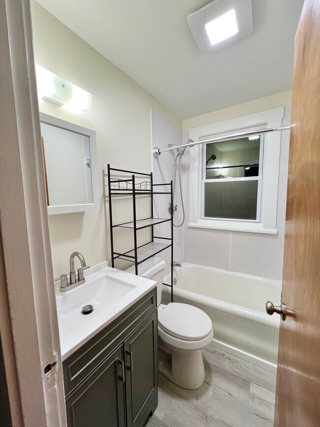 52 Swift St Unit 2