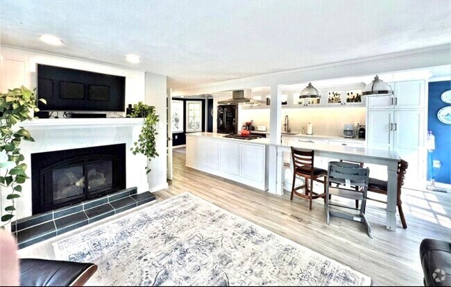 Building Photo - 4 Day St Unit 4R Rental