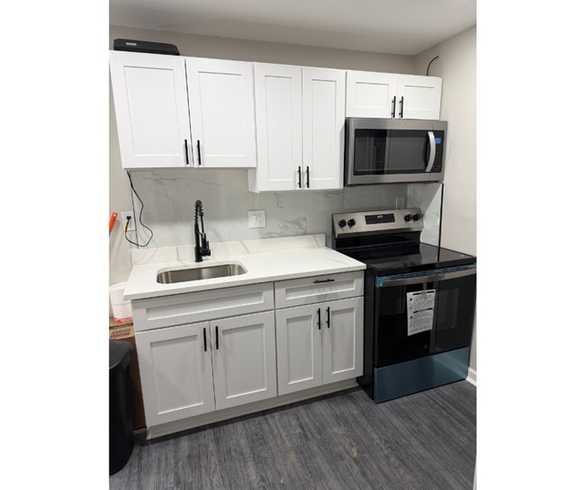 Photo - 4147 Doris Ave Unit 2C AVAILABLE $600 2C