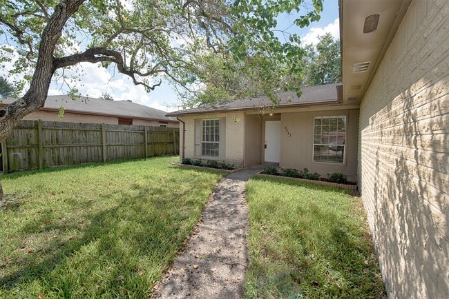 Photo - 4843 Beechaven St