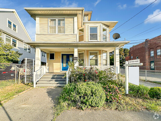Building Photo - 277 Maplewood Ave Unit 2 Rental