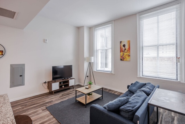 Photo - 9-JAN-JAN E 4th St Unidad ID1222844P