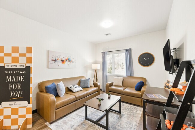 4BR, 2BA - 1,045SF - Living Room