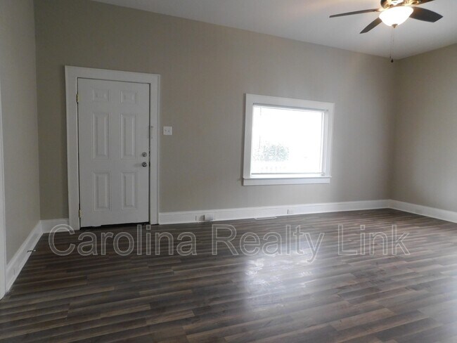 Photo - 85 Crowell Dr NW