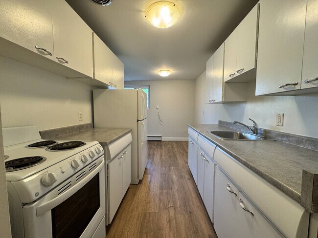 Photo - 1100 Wellington St