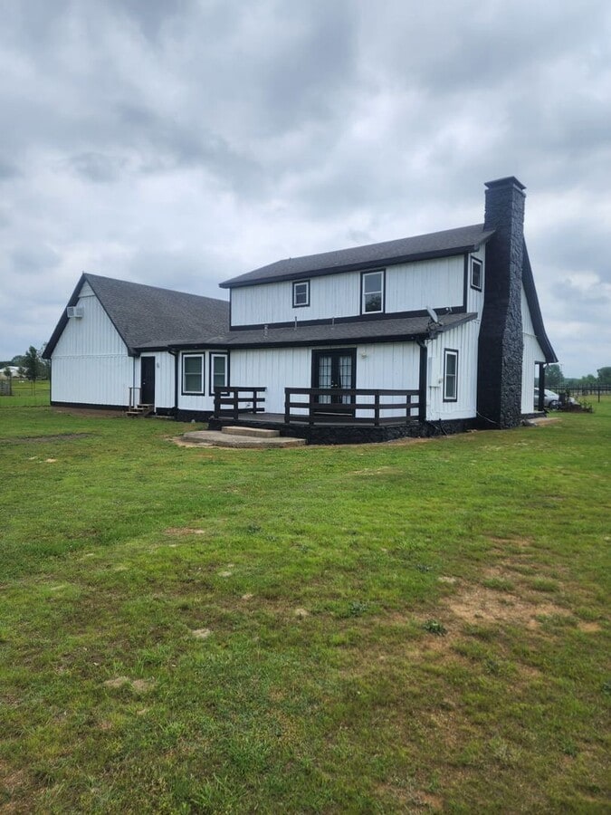 Photo - Home on Acreage!