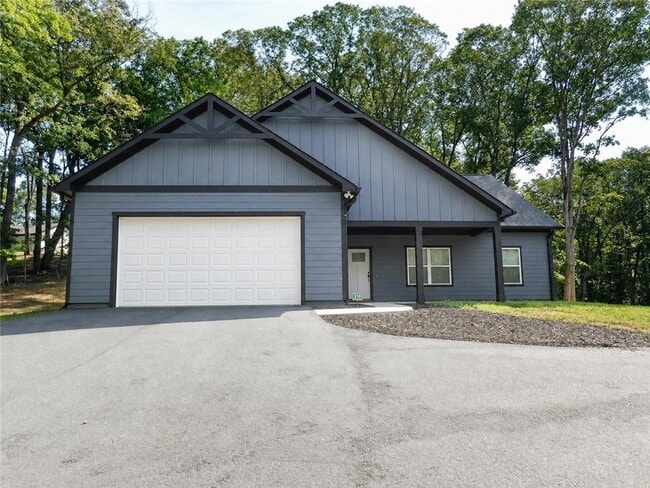 Building Photo - 310 Harmony Dr