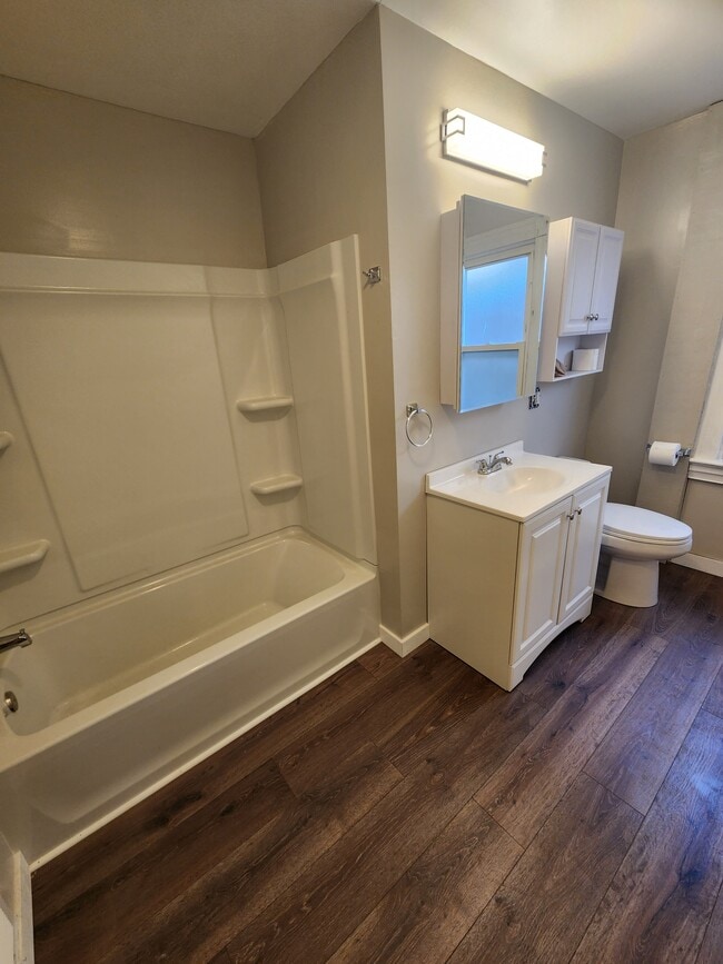 Building Photo - 340 Virginia Ave Unit 2