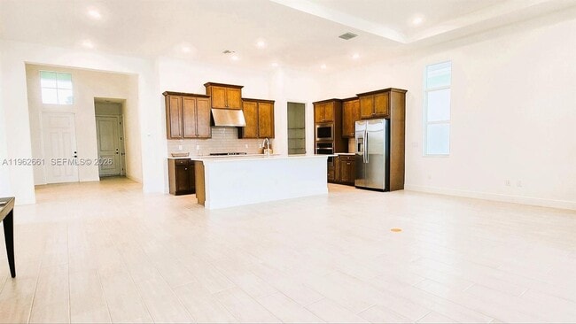 Building Photo - 5243 Rivo Alto Cir