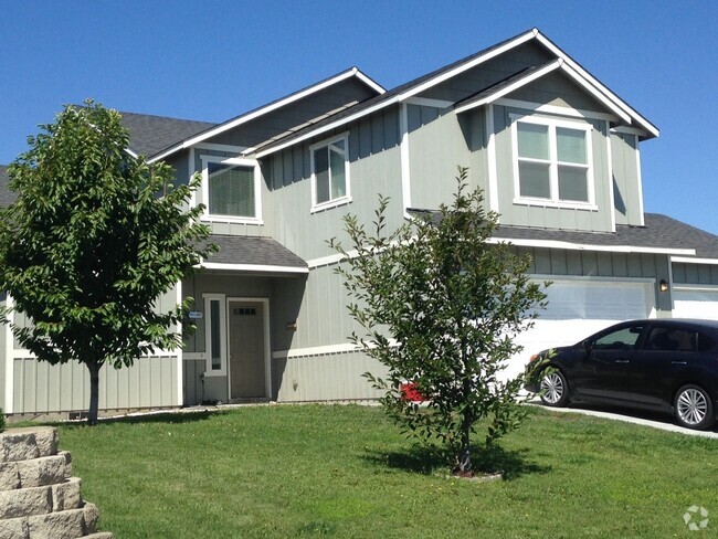 Building Photo - 4 Bedroom home for rent in Moses Lake