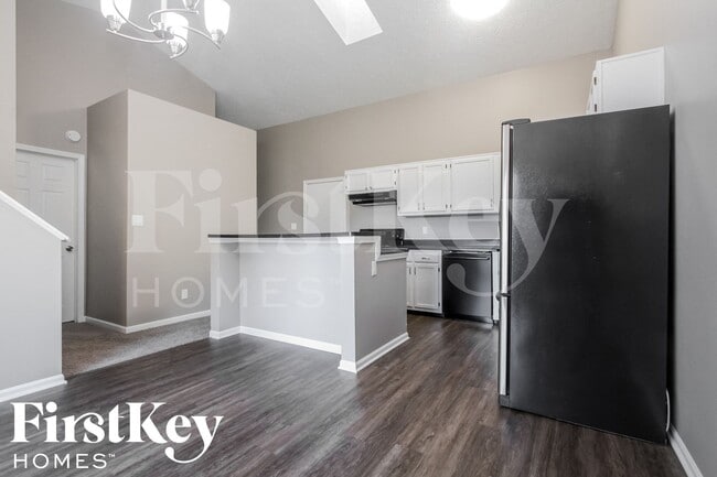 Photo - 7445 Glensford Dr