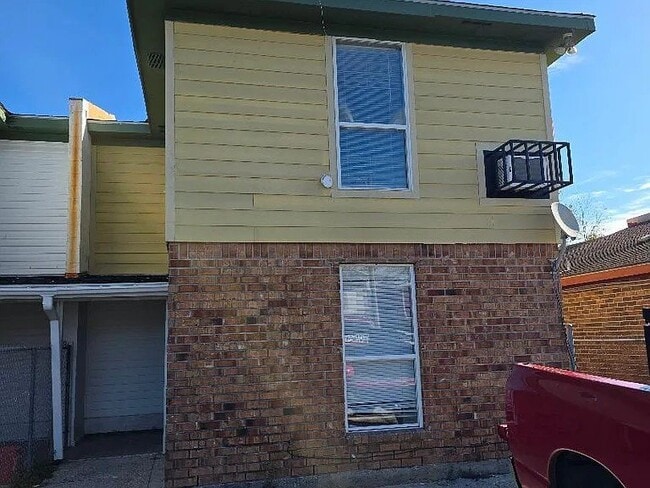 Building Photo - 7843 Sail St