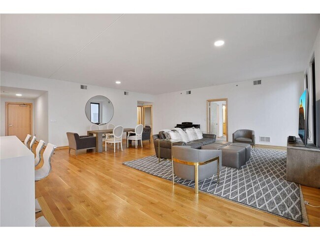 Photo - 1240 S 2nd St Unit 1323