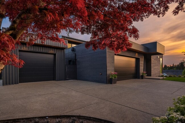 Photo - 7Bd/6Ba Bellevue Home