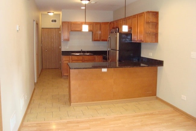 Building Photo - 2212 W 21st Pl Unit 1R Rental