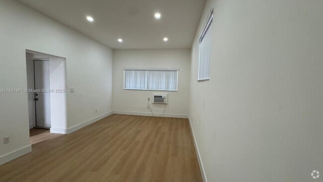 Building Photo - 3510 SW 58th Ct Unit 0 Rental