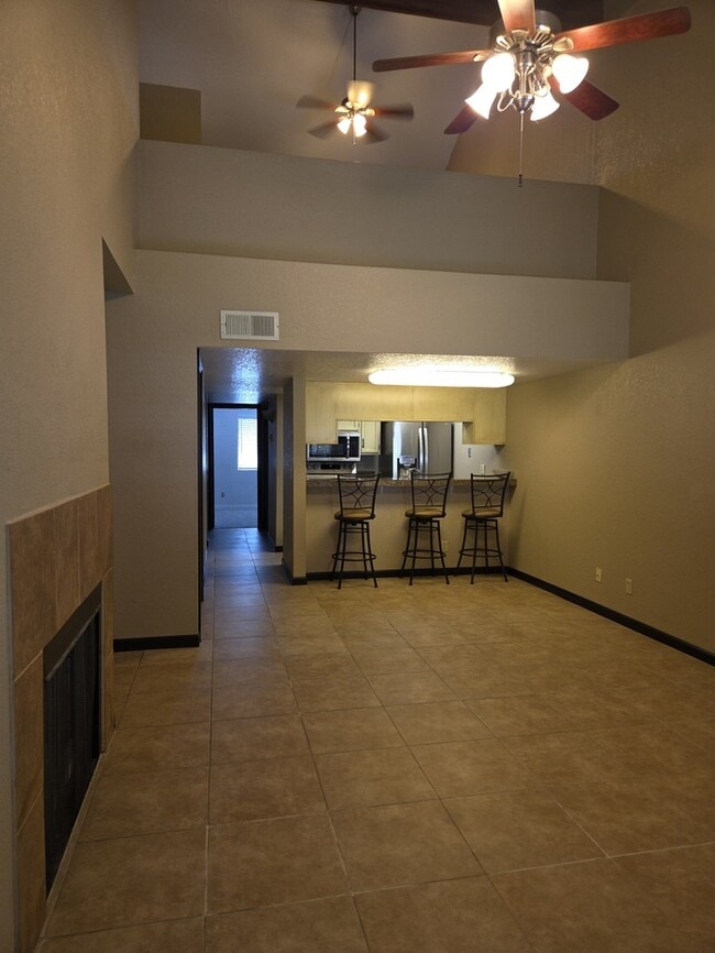 Photo - 2 Bed 2 Bath Townhome with 1 car garage in Mesa