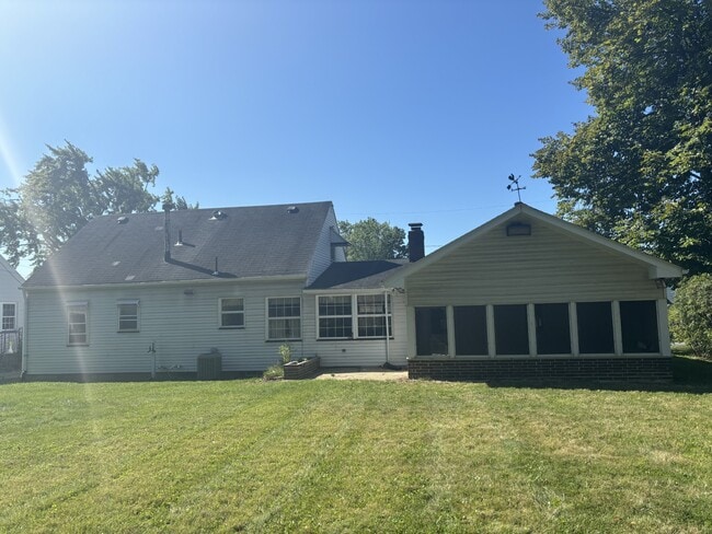 Photo - 412 Joan Ave SE