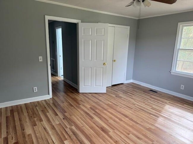 Photo - 2205 Stewart St