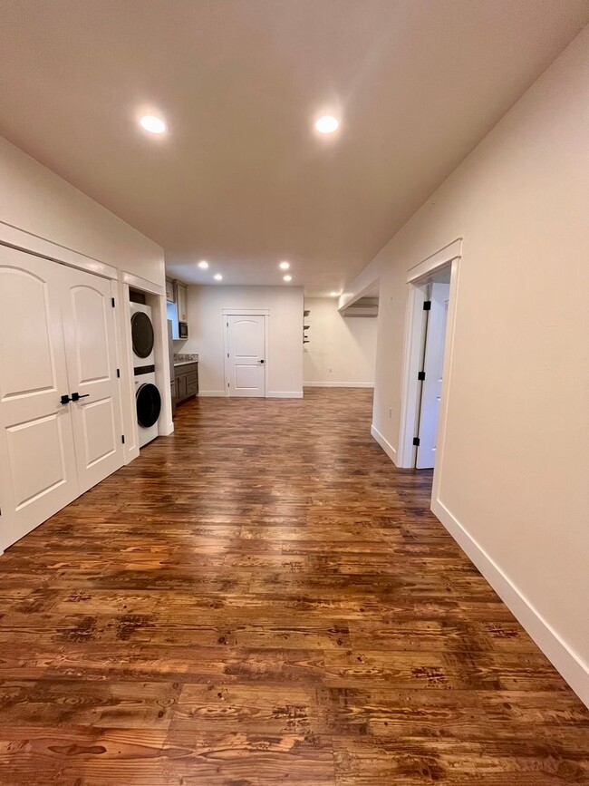 1184 Rutherford Dr