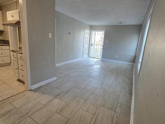 Photo - 3198 Millwood Rd