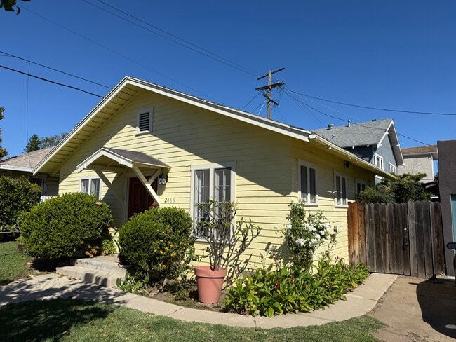 Building Photo - 2666 Cimarron St