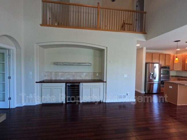 Photo - 2215 Harvest St