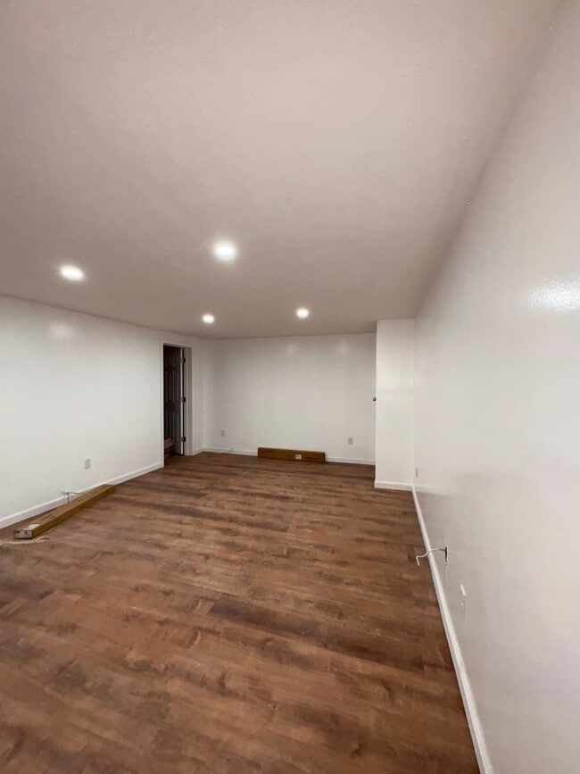 Building Photo - 209 South Dr Unit #2 Rental