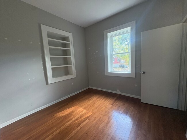 Photo - 465 Tampa St