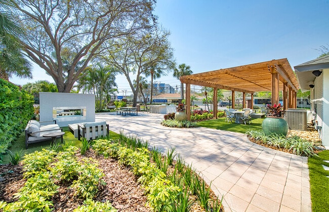 Photo - MAA Hyde Park