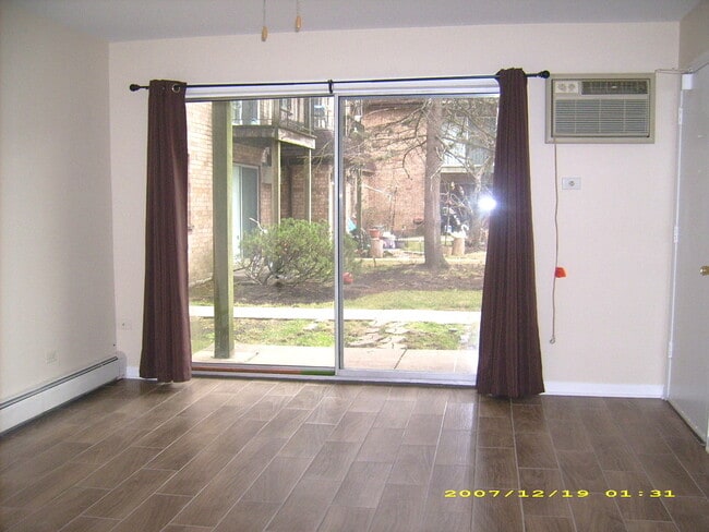 Photo - 115 E Dundee Rd Unit 1S