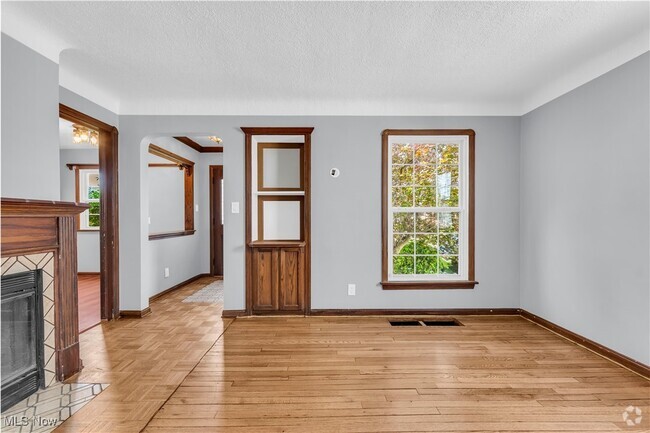 Building Photo - 5807 Orchard Ave Rental