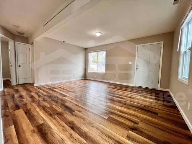 612 E Edison Ave