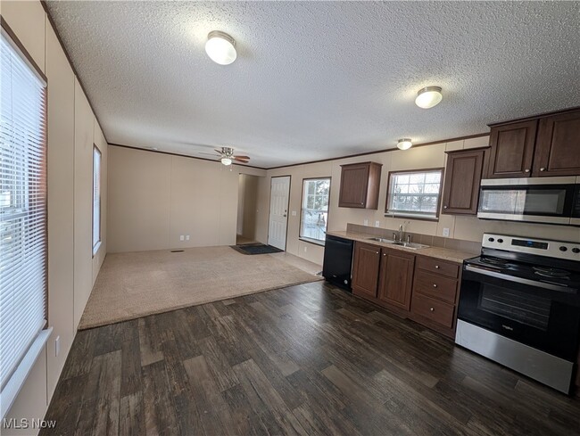 Photo - 235 Chaucer Ct