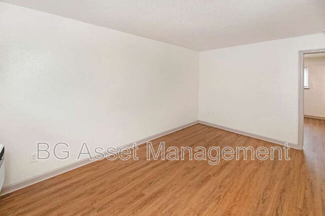 Photo - 728 Darina Ave Unit 5