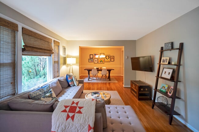 Photo - 1008 Milesdale Dr