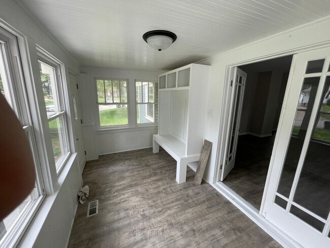 Photo - Great, newly renovated home