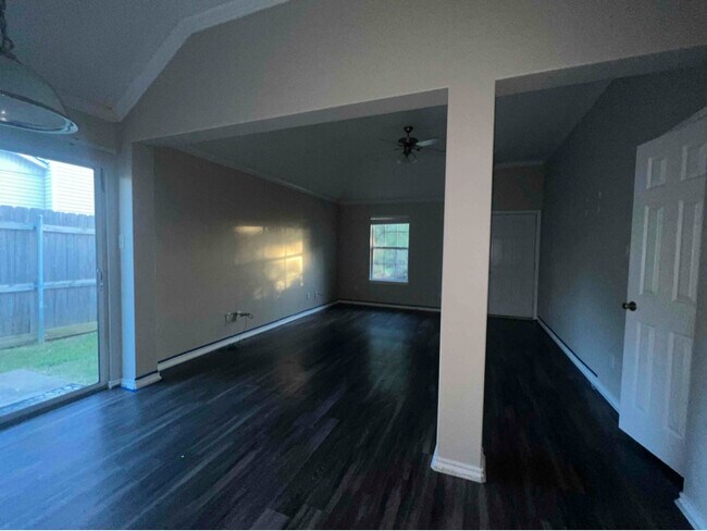 Photo - 507 Maple St