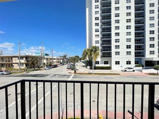 Photo - 6895 Byron Ave Unit 206